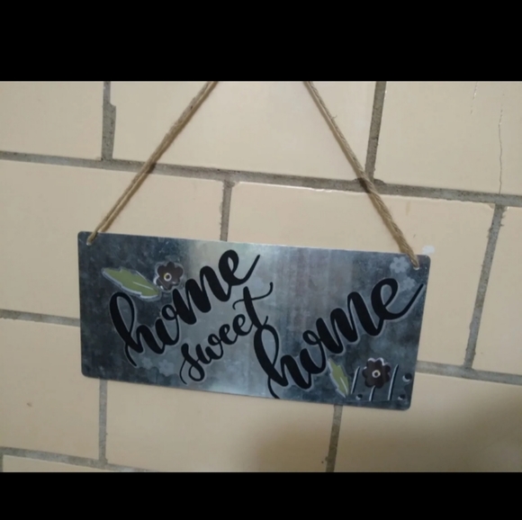 Small hangn decor - Picture 3 of 5